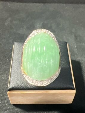 14K Yellow Gold Large Carved Cabochon Green Jadeite Diamonds Cocktail Ring